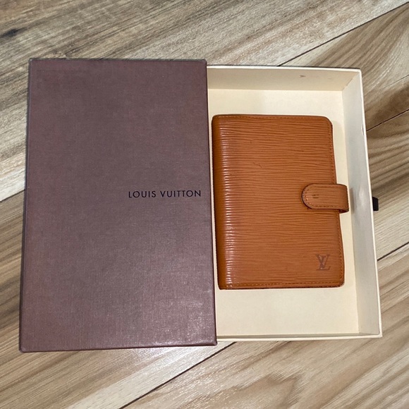 Sold - Picture 3 of 11